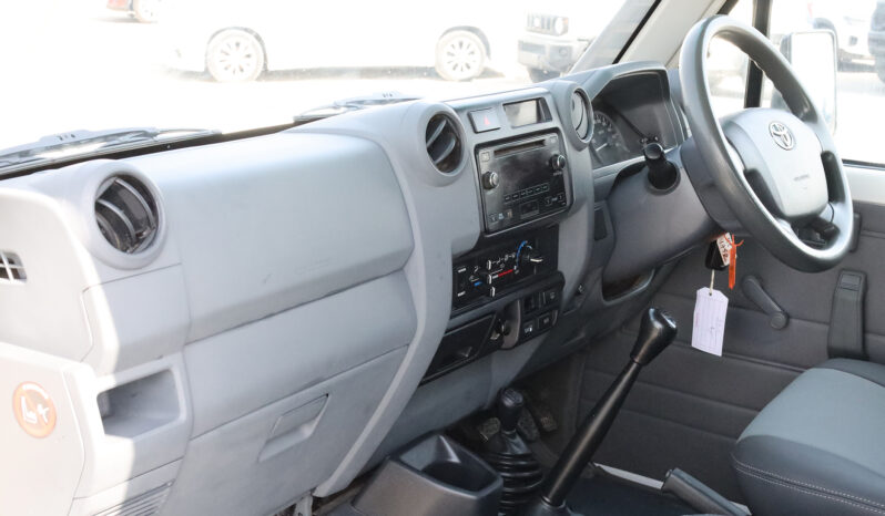 
								TOYOTA LAND CRUISER full									