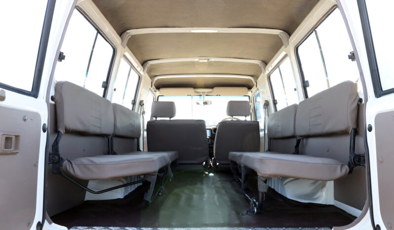 
								TOYOTA LAND CRUISER full									
