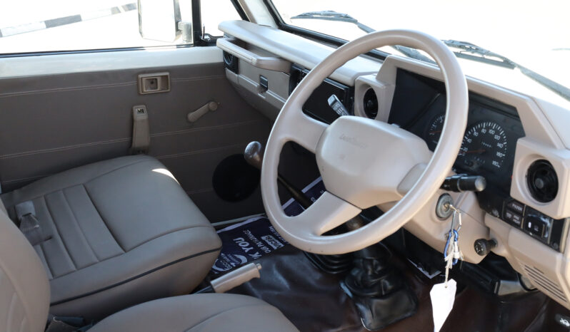 
								TOYOTA LAND CRUISER full									