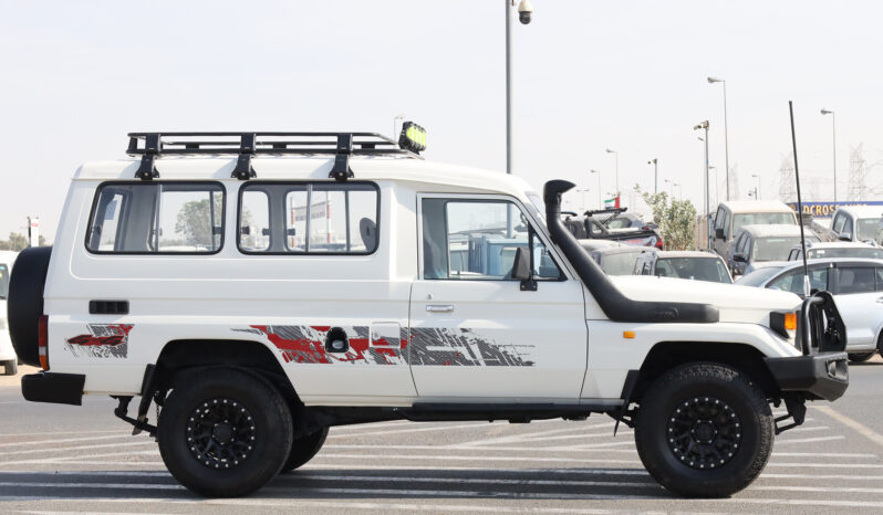 
								TOYOTA LAND CRUISER full									