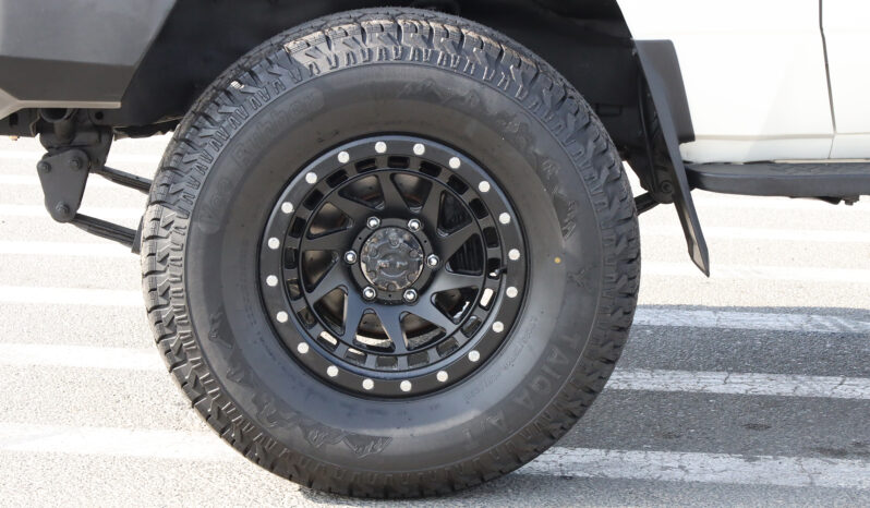 
								TOYOTA LAND CRUISER full									