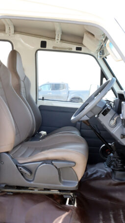 
										TOYOTA LAND CRUISER full									