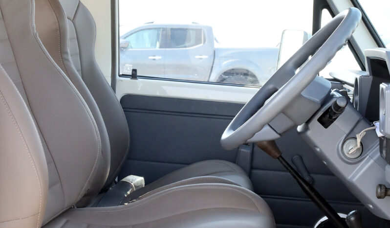 
								TOYOTA LAND CRUISER full									