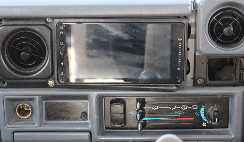 
								TOYOTA LAND CRUISER full									