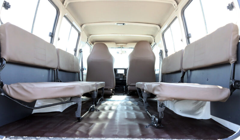 
								TOYOTA LAND CRUISER full									