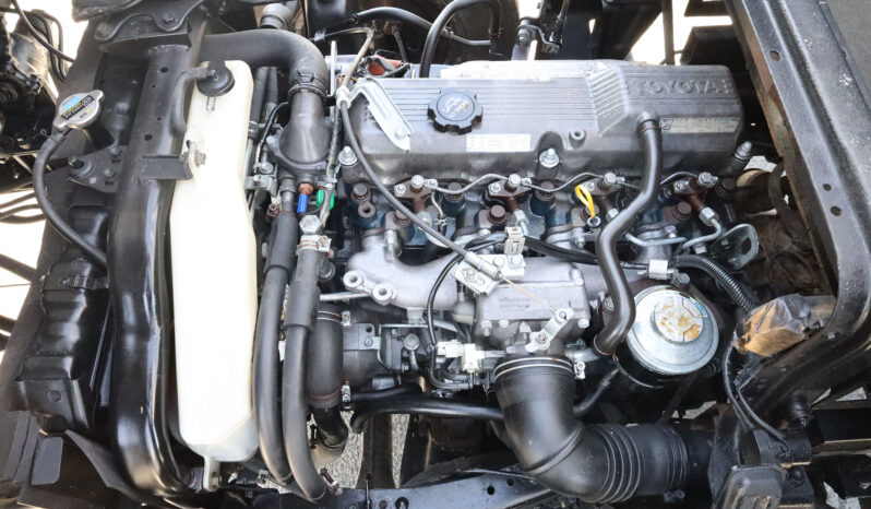
								TOYOTA PICKUP (TRUCK) full									