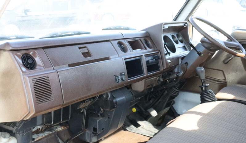 
								TOYOTA PICKUP (TRUCK) full									