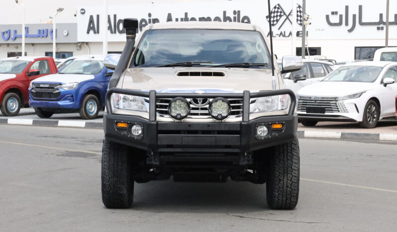 
								TOYOTA HILUX (PICKUP) full									