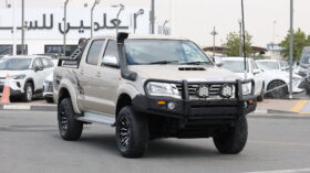 TOYOTA HILUX (PICKUP)