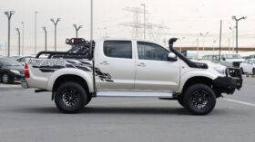 TOYOTA HILUX (PICKUP)
