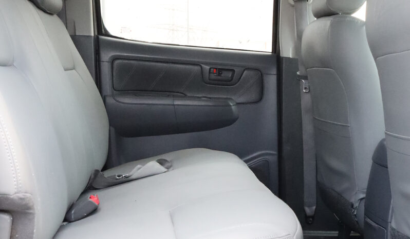 
								TOYOTA HILUX (PICKUP) full									