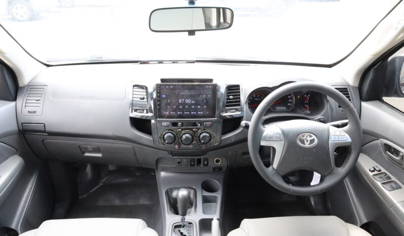 
								TOYOTA HILUX (PICKUP) full									