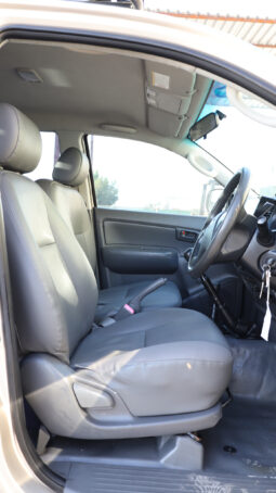 
										TOYOTA HILUX (PICKUP) full									