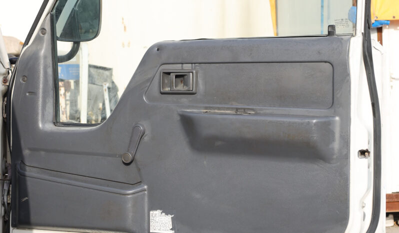
								TOYOTA PICKUP (TRUCK) full									