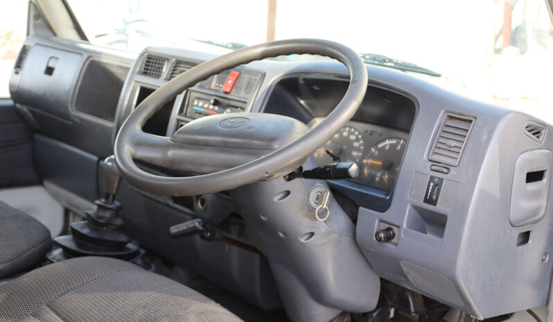 
								TOYOTA PICKUP (TRUCK) full									