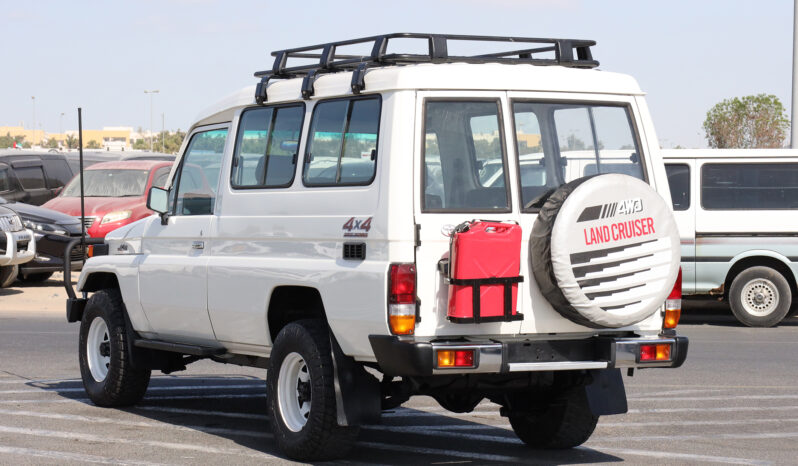 
								TOYOTA LAND CRUISER full									
