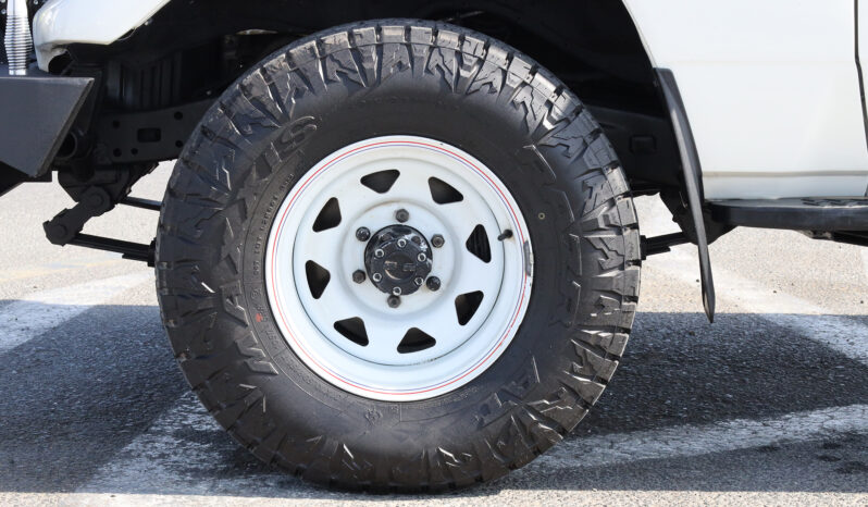 
								TOYOTA LAND CRUISER full									