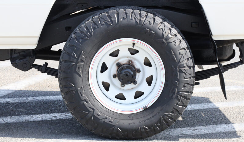 
								TOYOTA LAND CRUISER full									