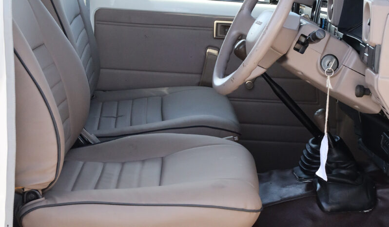 
								TOYOTA LAND CRUISER full									