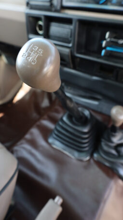 
										TOYOTA LAND CRUISER full									