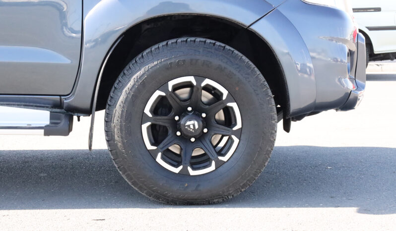 
								TOYOTA HILUX (PICKUP) full									