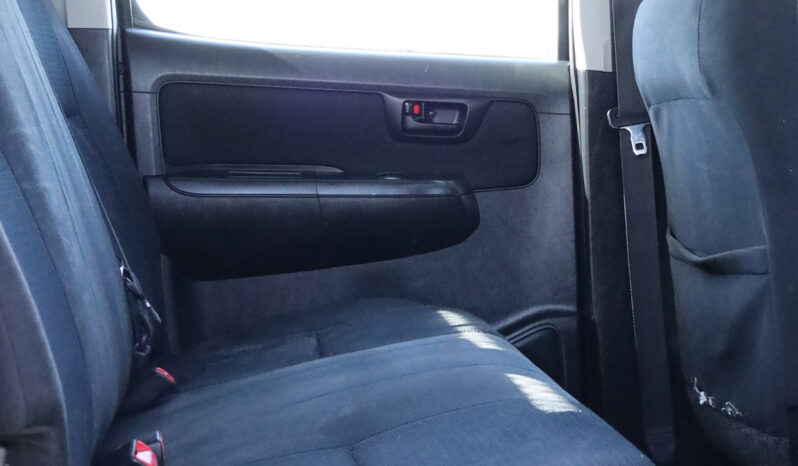 
								TOYOTA HILUX (PICKUP) full									