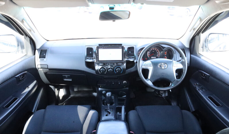 
								TOYOTA HILUX (PICKUP) full									