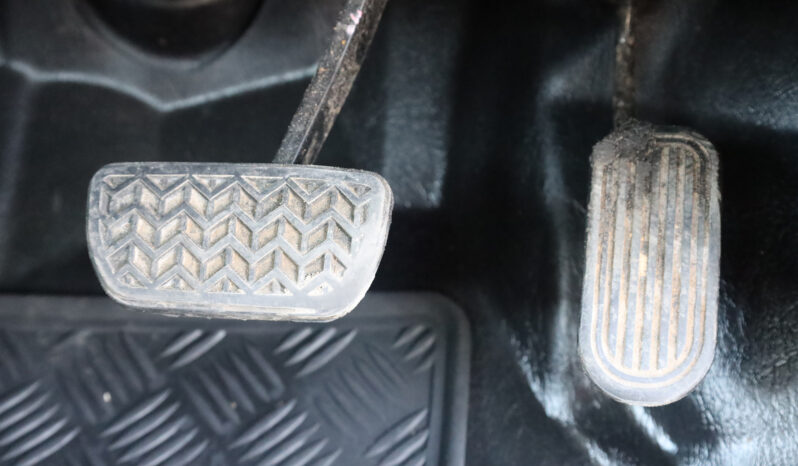 
								TOYOTA HILUX (PICKUP) full									