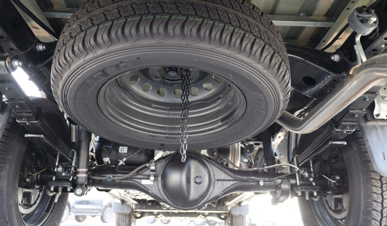 
								TOYOTA HILUX (PICKUP) full									