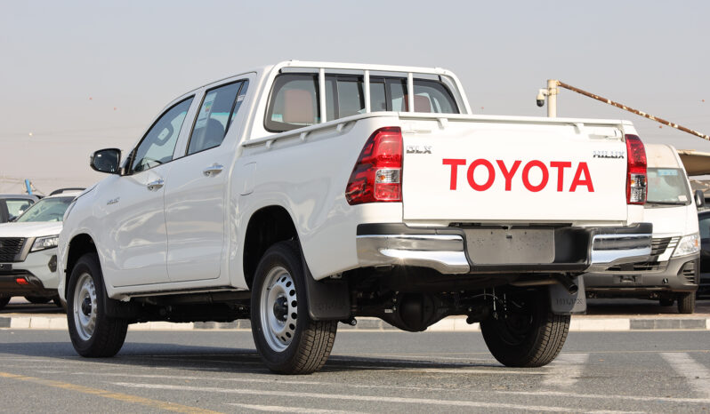 
								TOYOTA HILUX (PICKUP) full									
