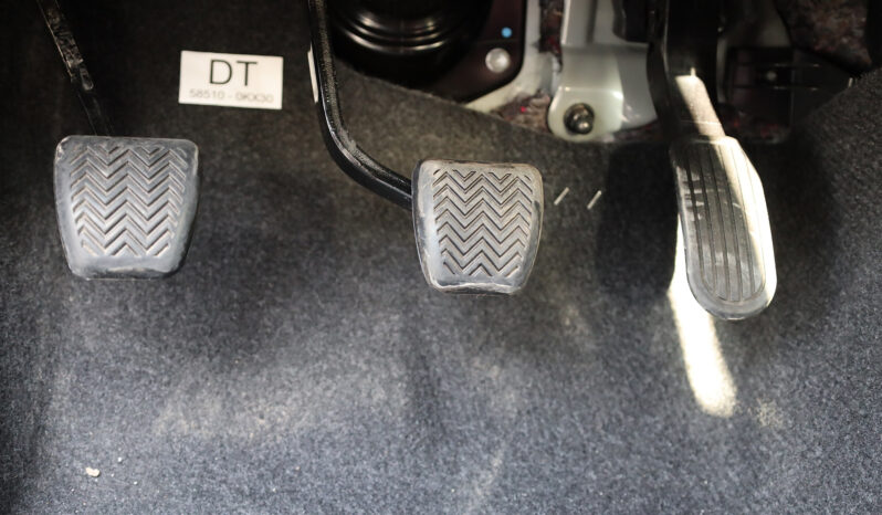 
								TOYOTA HILUX (PICKUP) full									