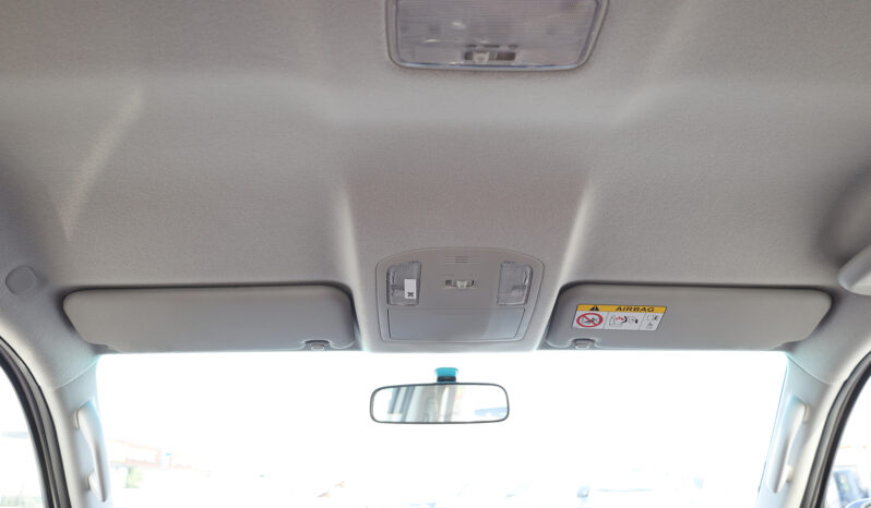 
								TOYOTA HILUX (PICKUP) full									