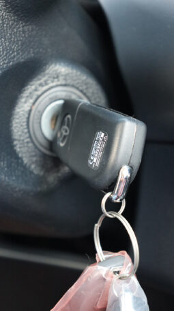 
										TOYOTA HILUX (PICKUP) full									