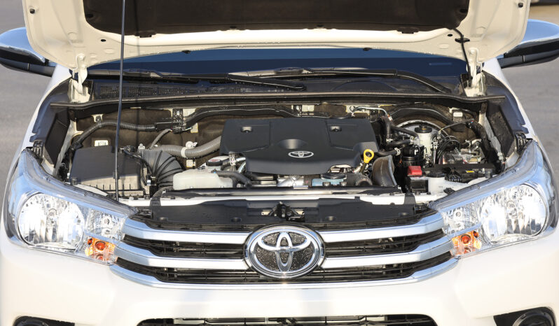 
								TOYOTA HILUX (PICKUP) full									