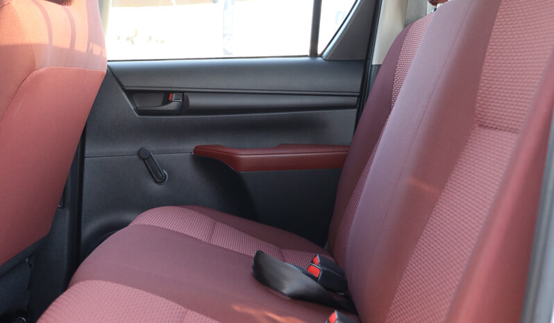 
								TOYOTA HILUX (PICKUP) full									