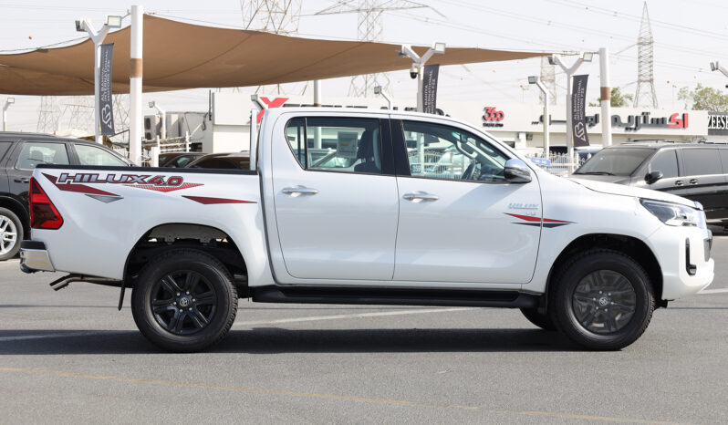 
								TOYOTA HILUX (PICKUP) full									