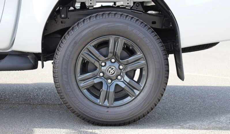 
								TOYOTA HILUX (PICKUP) full									