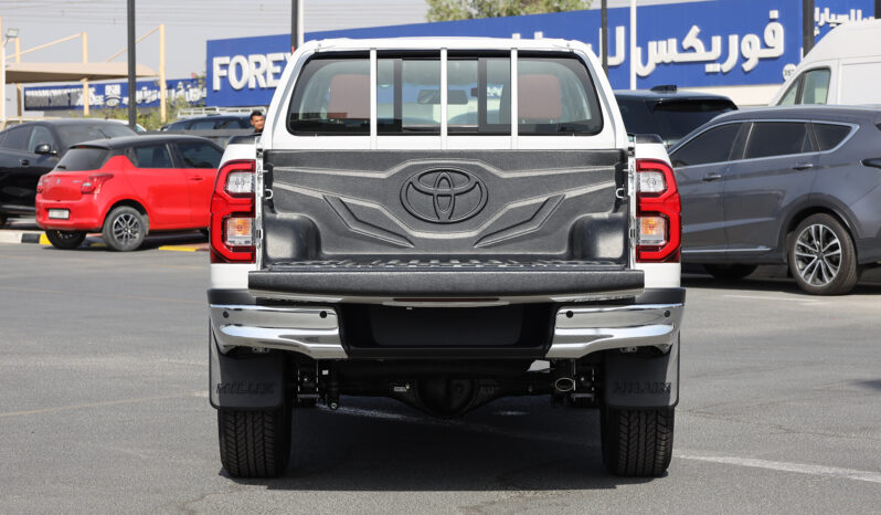 
								TOYOTA HILUX (PICKUP) full									