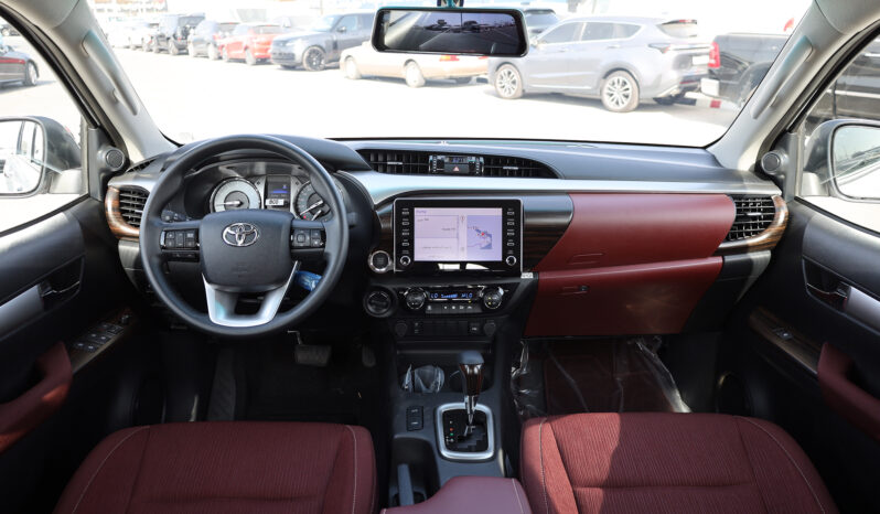 
								TOYOTA HILUX (PICKUP) full									