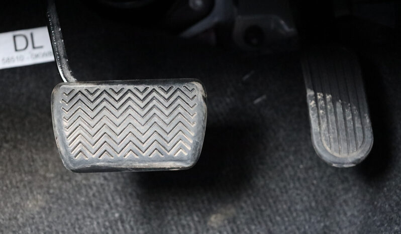 
								TOYOTA HILUX (PICKUP) full									