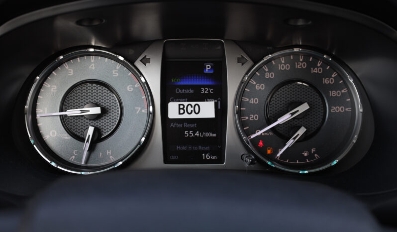 
								TOYOTA HILUX (PICKUP) full									