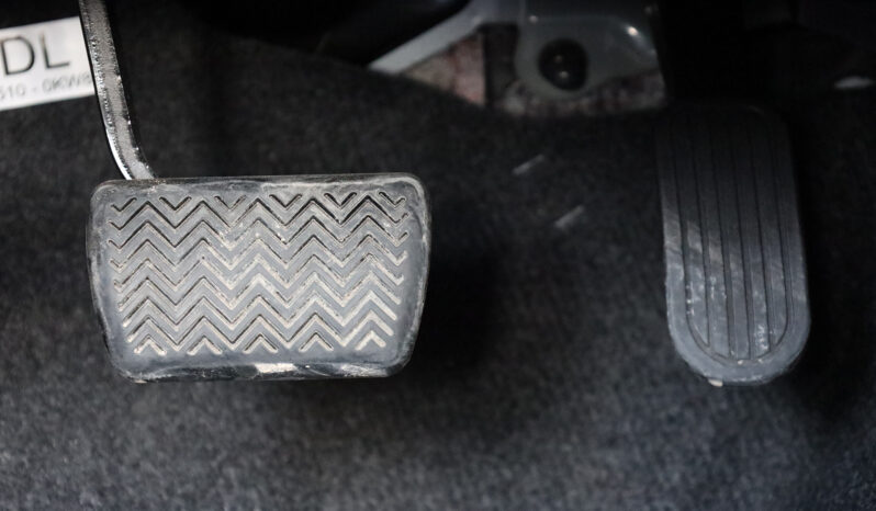 
								TOYOTA HILUX (PICKUP) full									