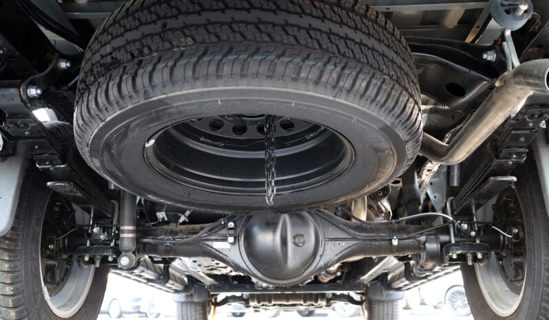 
								TOYOTA HILUX (PICKUP) full									