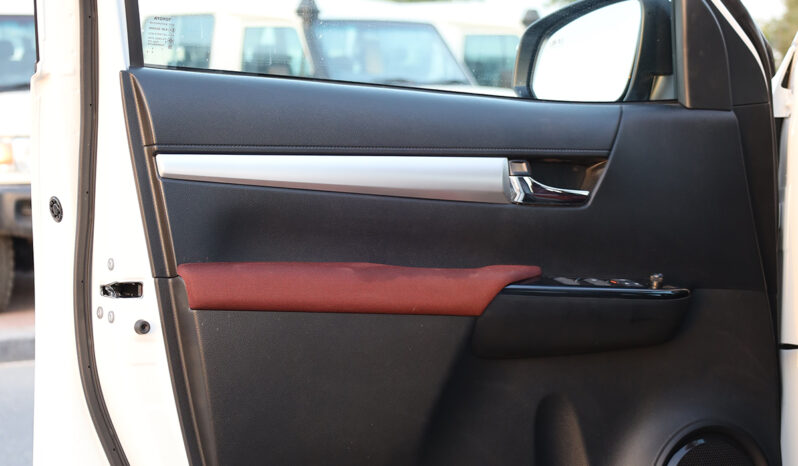 
								TOYOTA HILUX (PICKUP) full									