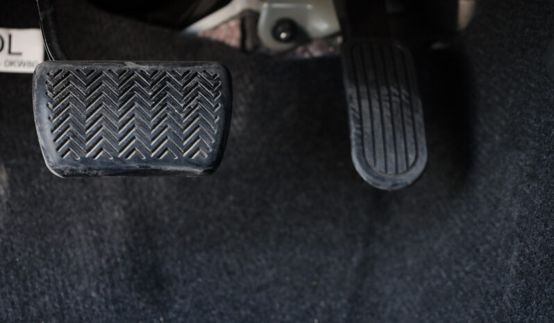 
								TOYOTA HILUX (PICKUP) full									
