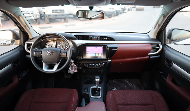 
								TOYOTA HILUX (PICKUP) full									