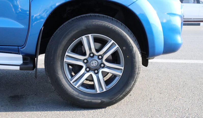 
								TOYOTA HILUX (PICKUP) full									
