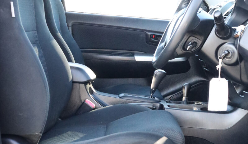 
								TOYOTA HILUX (PICKUP) full									
