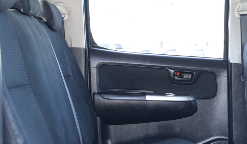 
								TOYOTA HILUX (PICKUP) full									