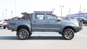TOYOTA HILUX (PICKUP)